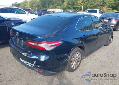 2018 Toyota Camry Le z USA, uszkodzony, nr VIN 4T1B11HK4JU564225
